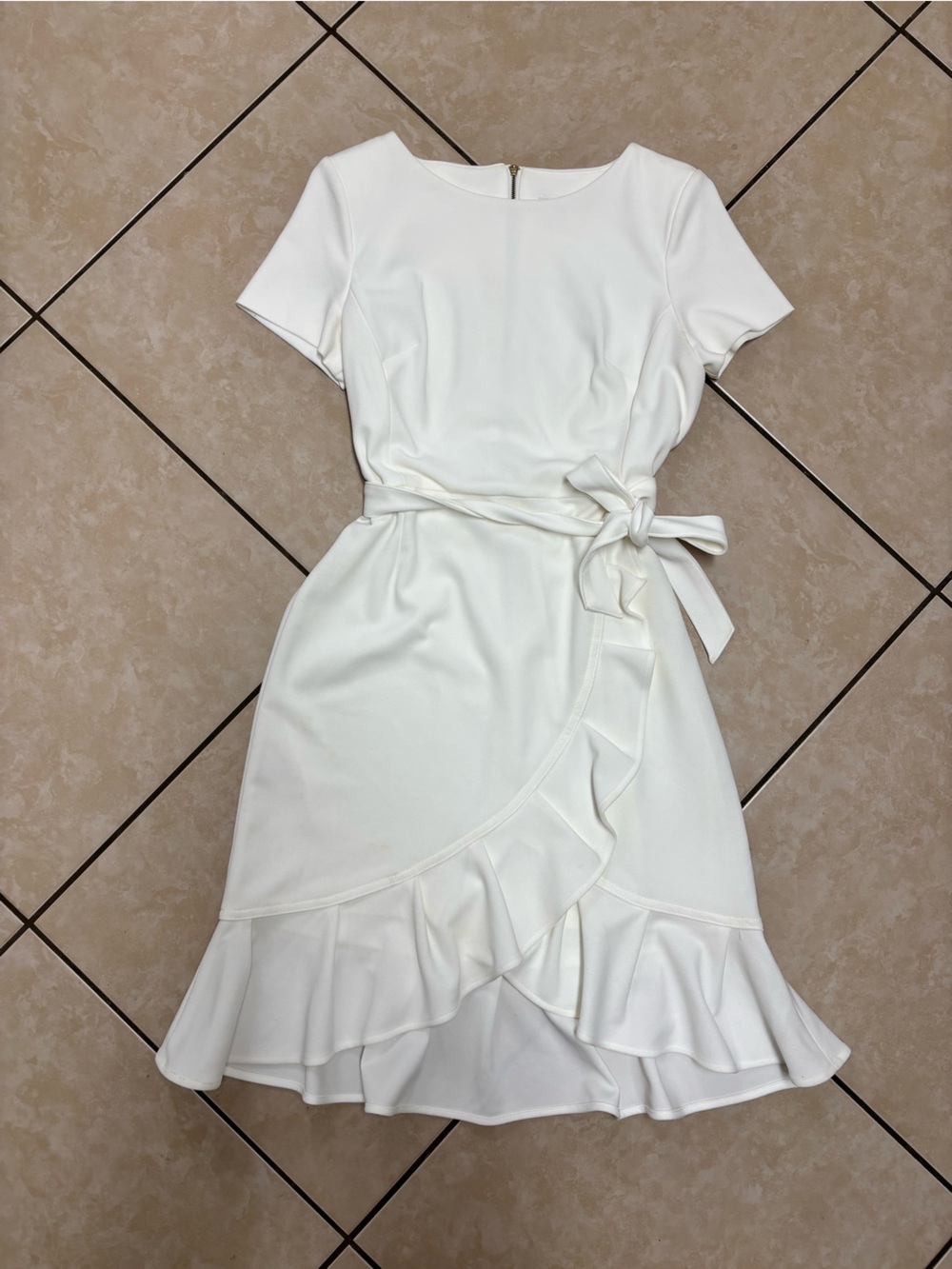 Calvin Klein Size 8 White Dress